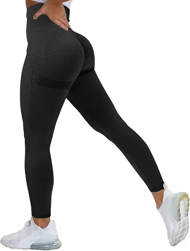 Leggings de yoga con cintura alta y control de abdomen, diseño push-up para glúteos, tejido elástico sin costuras, perfectos para fitness, yoga y actividades diarias.






